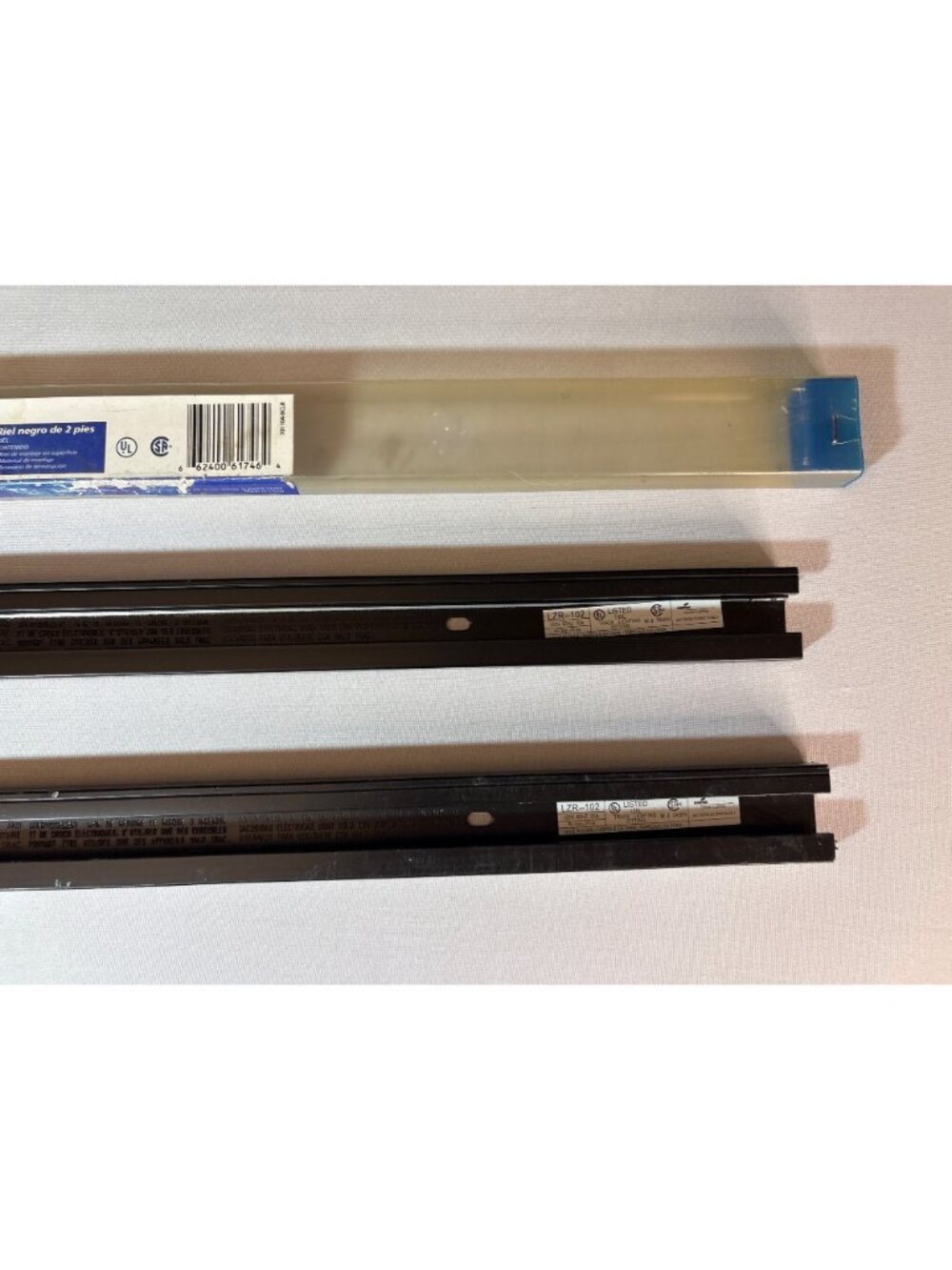 HALO Lazer Track Lighting Rail LZR102MB For 120V AC Max 20 Amps 2 Ft Black Track - Picture 3 of 13
